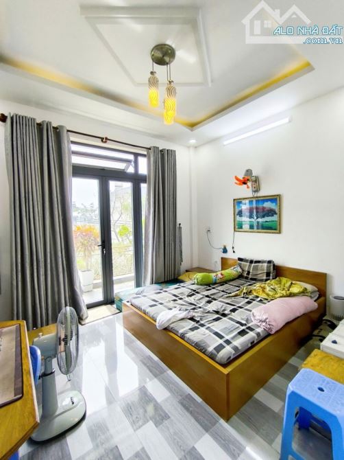 NHÀ LONG TRƯỜNG QUẬN 9 – 70M² – ĐƯỜNG 9M Ô TÔ ĐỖ – 5.XTỶ - 4