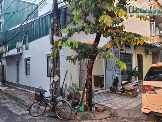 Cho thuê nhà nguyên căn ngõ 95 Thúy Lĩnh, DT 40m2 , 2 phòng ngủ, ô tô qua nhà,giá 10 triệu - 4