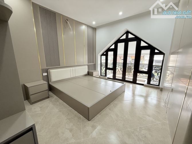 PHỐ KIM ĐỒNG -PHÂN LÔ - Ô TÔ ĐỖ TRÁNH - VỈA HÈ - KINH DOANH 75m2 x 6 tầng - 4