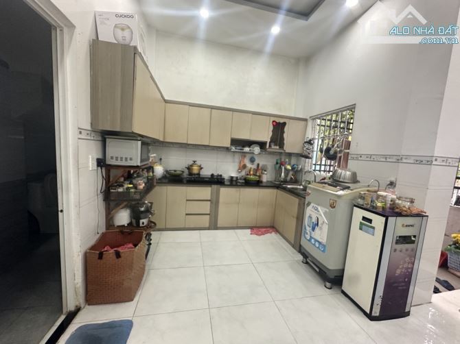 NHÀ VƯỜN GÓC 2 MẶT TIỀN - 1 TRỆT, 1 LẦU, SÂN THƯỢNG  - Diện tích đất: 93m2 ngang 5,5 x17 - 4