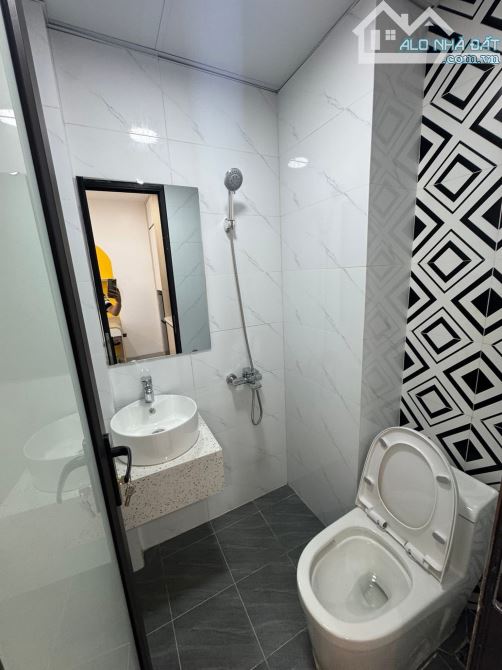 Bán CCMN LÊ DUẨN 58m2 -7Tầng-MT 5.4m- DTHU 95tr/Tháng_15P KHÉP KÍN-GIÁ CHÀO 18.5 TỶ - 4