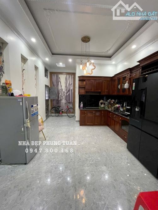 P Tuấn. NHÀ MẶT NGÕ TRẦN NGUYÊN HÃN ••• Diện tích: 75m xây độc lập 4 tầng sân cổng - 4