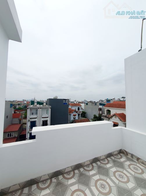 Nhà Yên Vĩnh, 1 nhà ra đường thông, ô tô qua lại, hàng xóm khu đô thị Hinode, 30m2 - 4