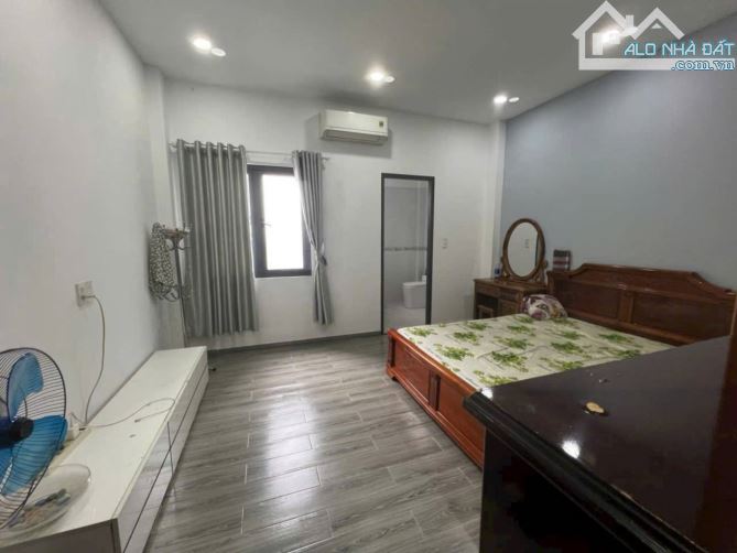 Nhà 4 tầng - 87,4m² (4,7 x 18,5m) – mặt tiền ô tô – P. Bình Trưng Tây, Q.2 – giá 11,9 tỷ - 4