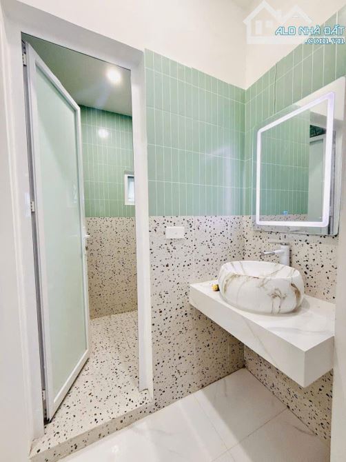 BÁN NHÀ TẬP THỂ KỸ THUẬT QUÂN SỰ - HOÀNG QUỐC VIỆT - 70M2, 2 NGỦ - 3,98 TỶ - 4