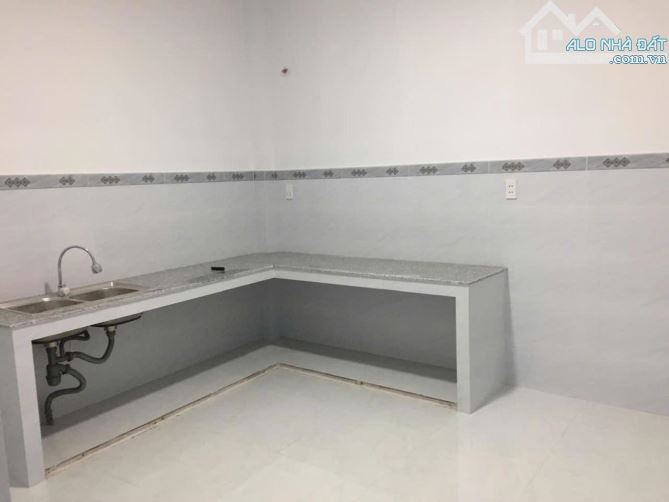Phạm Thế Hiển, P3, Q8. DT 3,7 x 15, hậu 4m. Giá 5,5 tỷ TL.  Mô tả:- Vị trí: hẻm thông - 4