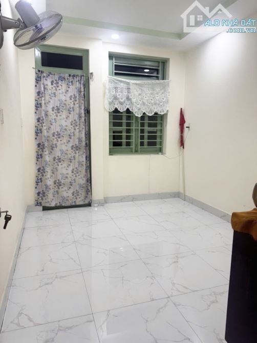 BÌNH TÂN-HƯƠNG LỘ 2-DTs 140M2-4TẦNG-4PN-HXH 6M THÔNG -OTO ĐỖ CỬA-GIÁP TÂN PHÚ-CHỈ 4.X TỶ - 4
