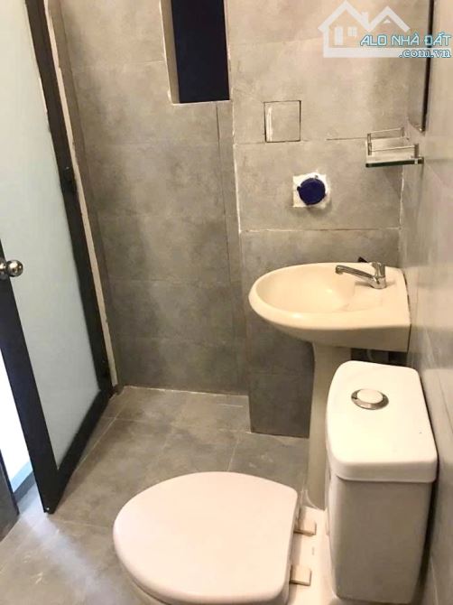 QUẬN 10 – HẺM XE HƠI NGỦ TRONG NHÀ – 64M² NGANG 4,6 – 4 TẦNG – 10PN CHDV – THU  600Tr/Năm - 4