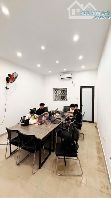 PHÂN LÔ VIP TRUNG KÍNH 90m MT 4.5m Ô TÔ TRÁNH VỈA HÈ RỘNG RÃI KINH DOANH 36.3 TỶ - 4
