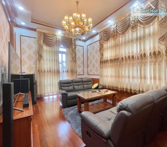 Hiếm - Biệt Thự lô B đường Trường Sơn DT: 7.5 x 20m, hầm 3 tầng giá 42.9 tỷ - 4