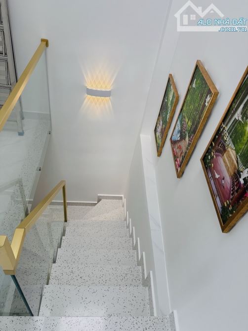 NHÀ ĐẸP Ở Ngay TÂN PHÚ giáp Tân Bình 3 TẦNG ĐÚC Full NỘI THẤT 3x tỉ - 4