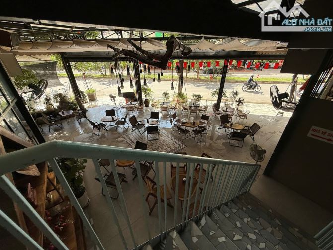 CẦN BÁN GẤP. Biệt Thự KĐT Văn Khê Lô góc dt:298m2 x 3 Tầng Mt:32m Giá chào bán  92 tỷ - 4