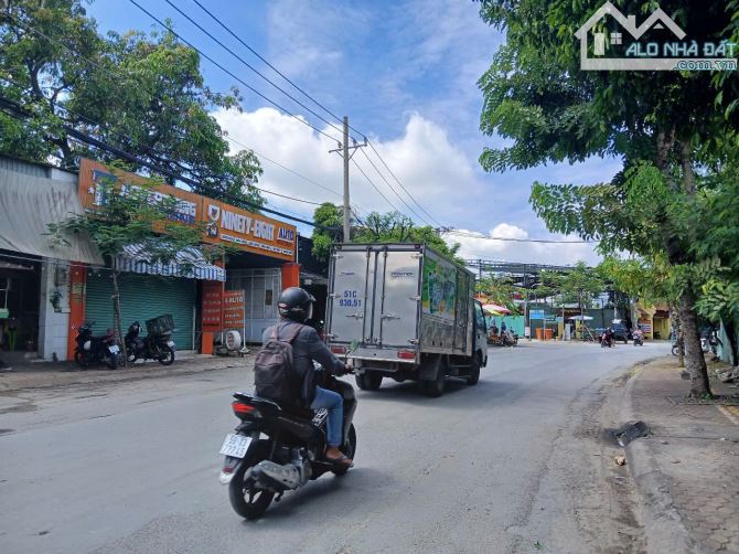 🔥🔥 Nhượng giá Tốt cho lô Đất Góc 2 Mặt Tiền Đường xe Tải 👉 gần Lê Văn Thịnh - 4