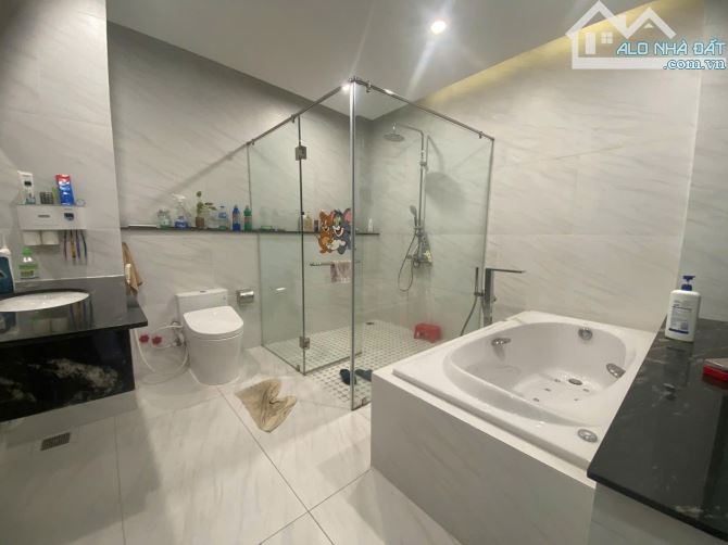 Biệt thự HXH Hoàng Văn Thụ, DT 83m2(7.5x13.5) 5 tầng thang máy, hồ cá Koi,gía còn 18 tỷ TL - 4
