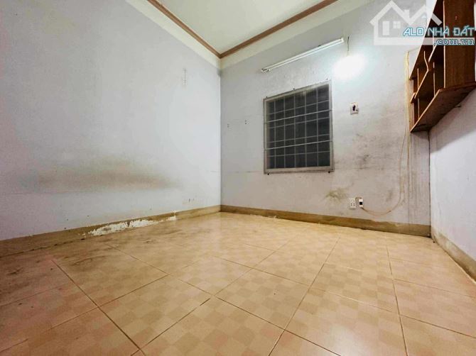 BÁN ĐẤT TẶNG NHÀ C4 ĐƯỜNG Y NUÊ - DT: 6,6x24m - H: TÂY - TC: 100% - 6 TỶ - 4