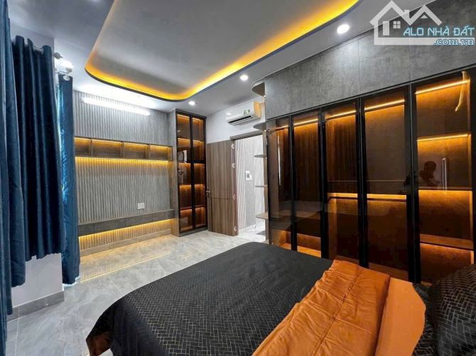 BÁN NHÀ XÂY MỚI 100% - SỔ HỒNG RIÊNG- GIÁP QUẬN 7 CHỈ 1KM - 5