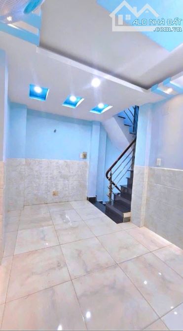 CHỈ 5.2 TỶ NHÀ 5 TẦNG KHU 20 THƯỚC - QUẬN 4, KO LO GIẢI TỎA - 5