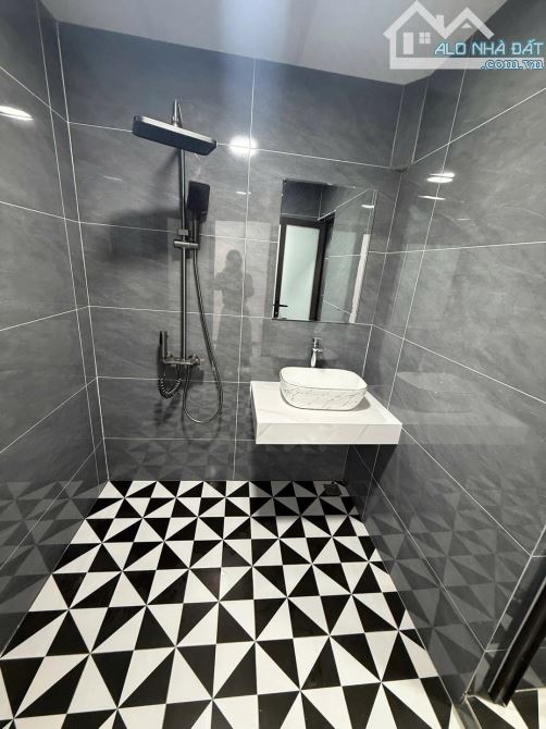 NHÀ ĐẸP HIẾM CÓ PHỐ TÂN MAI - HƠN 2 TỶ CÓ NGAY CĂN NHÀ TẦNG 1 60M2 -FULL NỘI THẬT ĐẸP - 5