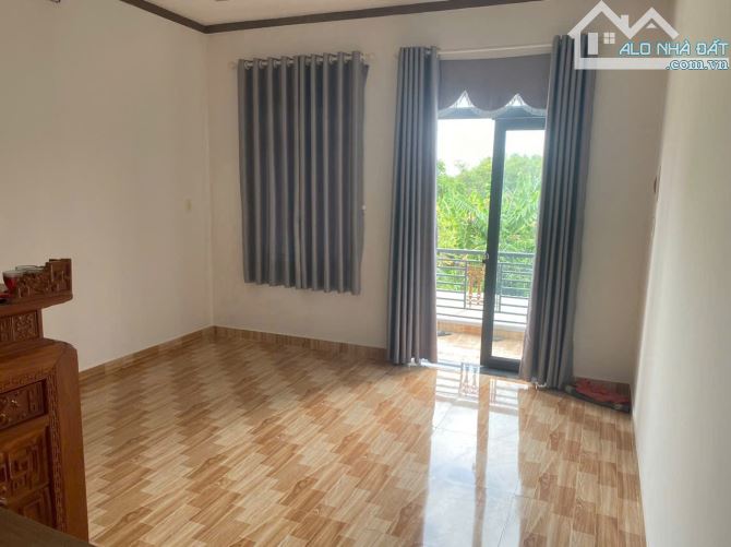Bán căn nhà gần chợ Thạnh Phú đường lớn xe hơi cách công ty Changshin chỉ 2km - 5