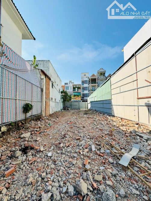 Bán đất Quận 2 mặt tiền đường xe tải khu Lê Văn Thịnh ngang 7,9m khu dc xd cao tầng Giá TL - 5