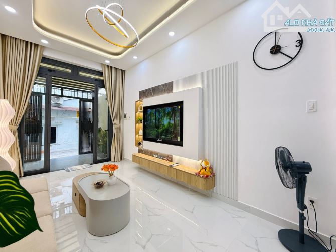 Nhà Hẻm Xe Hơi Nhỏ - 42m² (3,1 x 14) Nở Hậu - Trệt 3 Lầu - 4 Phòng Ngủ - Hoàn Công Đủ - 5