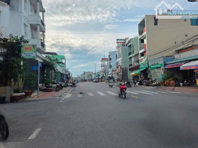 BIỆT THỰ SÂN VƯỜN SIÊU RỘNG – 546,4M² – NGANG 14M – CÁCH QL13 CHỈ 200M  📐 Diện tích sử dụ - 5