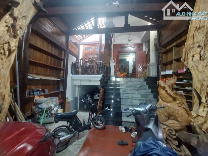 BIỆT THỰ 1 Hầm 4 Tầng Căn Góc đãng cấp Mặt tiền DT743A DĨ AN DT 212m2 Giá 17 Tỷ - 5