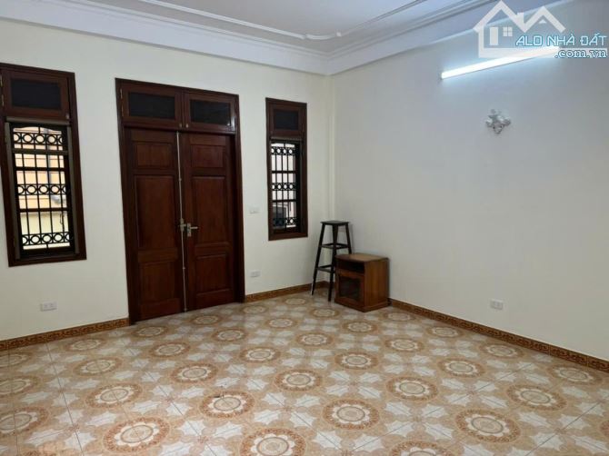 Bán nhà Nguyễn Ngọc Vũ quận Cầu Giấy 64M MT5 20m ra Ô TÔ Gần phố - 5