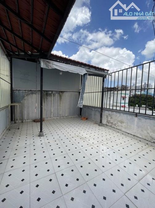 [Nhà ngay Khuông Việt, kế Kênh Tân Hóa - cách MT 10m - hẻm 3m - 3T 3PN 3WC - nhỉnh 5 tỷ - 5