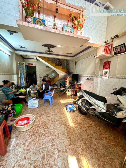 NHÀ ĐẸP 4 TẦNG 48M2-HẺM 4M LÒ GỐM-GIÁ 5.6 TỶ - 5