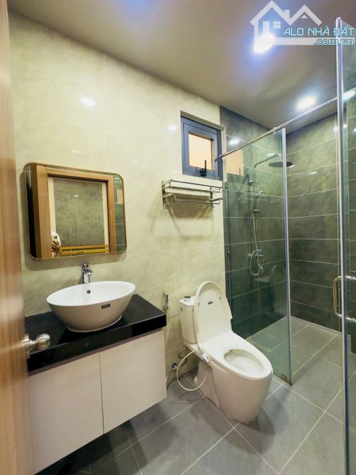 Nhà hẻm 8m Bạch Đằng P.2 Q.Tân Bình , DT: 6m x 20m , 4 tầng mới , Giá chỉ 20 tỷ - 5