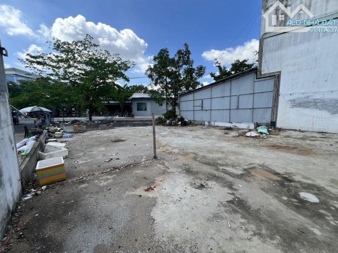 Bán Đất 2 MT lê thị tám DT: 262m2=13*27.5giá :18toi - 5