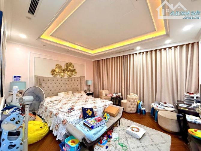 Bán nhà phố Kim Mã, Nguyễn Chí Thanh, ô tô tránh, thang máy, kinh doanh, ngõ thông 78m2 - 5