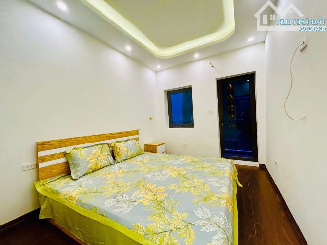 Nhà Đẹp - Ở Ngay - Thổ Quan - Đống Đa - Dt: 39m2/4tầng/3mMT* nhỉnh 6 tỷ - 5