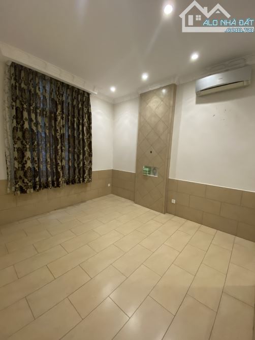 NHÀ 4 LẦU 4M X 12M CHO THUÊ NGAY TT QUẬN 10 - 5