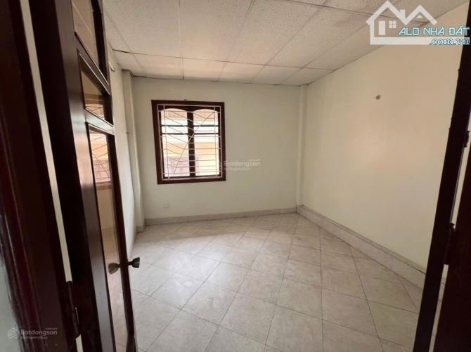 Cho thuê nhà nguyên căn ngõ 4 Tôn Đức Thắng, DT 60m2 x 4 tầng, 5 phòng ngủ, full nội thất. - 5