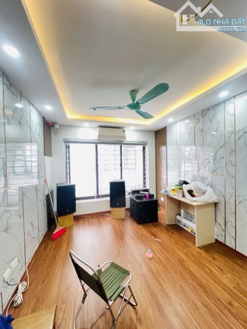 ĐẠI KIM - HOÀNG MAI - MẶT NGÕ THÔNG - Ô TÔ ĐỖ CỬA - 2 THOÁNG TRƯỚC SAU - 51m2 - 5