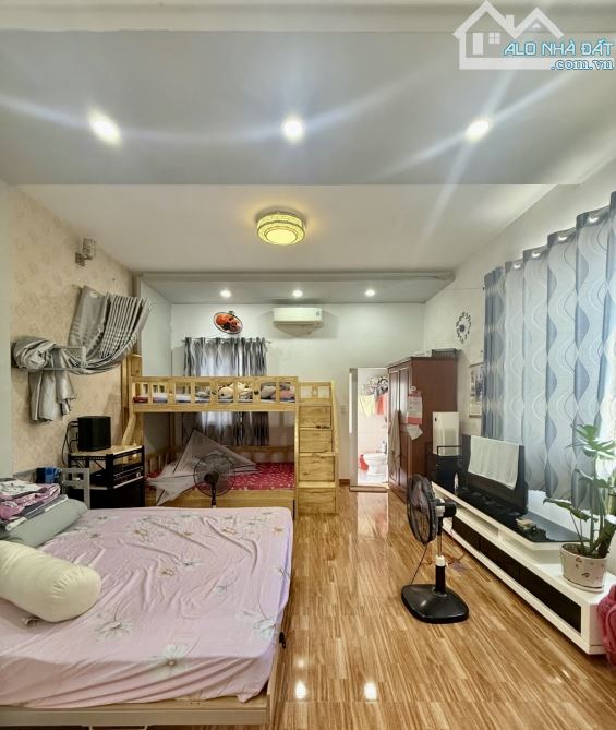 4X25 4TẦNG 6PHÒNG NGỦ HẺM THÔNG CHƯA QUA ĐẦU TƯ NGAY CHỢ GV 8TỶ - 5