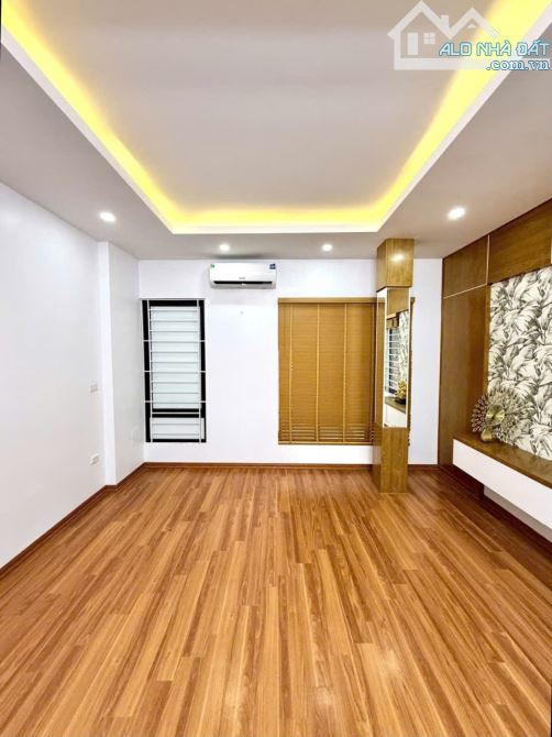 GIÁ TỐT NGỖ 111 SỐ 22 PHỐ QUAN HOA 35 M2 X 5 TẦNG KINH DOANH CÁCH PHỐ 20M SỔ ĐỎ - 5