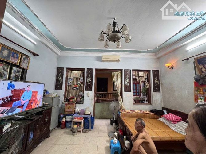 Trường Chinh - Mặt ngõ thông kinh doanh - Ô tô qua nhà - Mặt tiền 5,3m - Gần Ngã Tư Sở - 5