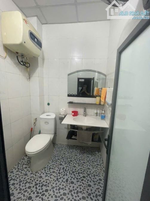 Khương Thượng - Nhà 3 mặt tiền - Ngõ to ô tô vào tận nhà - Kinh doanh nhỏ - Nhà dân xây - 5