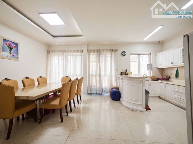 Bán villa mặt tiền khu biệt thự SaiGon Pearl - 147m2 - 5 tầng - siêu sịn - 5