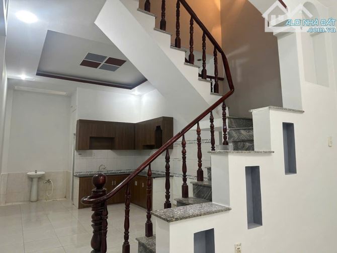 Bán nhà 2 tầng hoàn công- hxh- gần hội trường Đông Hoà. - 5