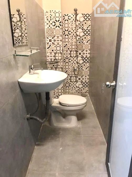 QUẬN 10 – HẺM XE HƠI NGỦ TRONG NHÀ – 64M² NGANG 4,6 – 4 TẦNG – 10PN CHDV – THU  600Tr/Năm - 5