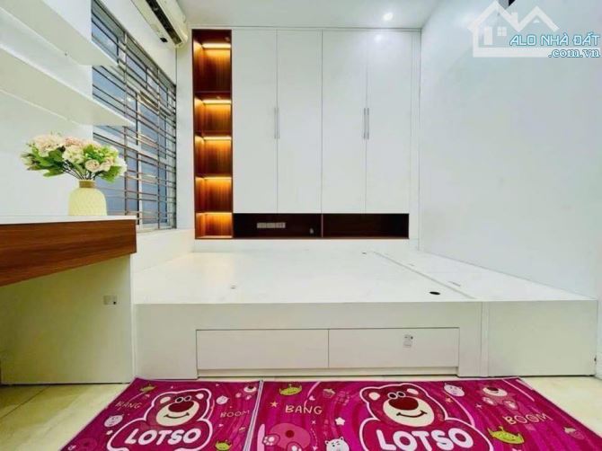 HƠN 4 TỶ SỞ HỮU NGAY CĂN NHÀ 3 TẦNG 65M2 - SÂN CỬA ĐỘC LẬP - Ô TÔ ĐỖ GẦN NGAY ĐH THÀNH ĐÔ - 5