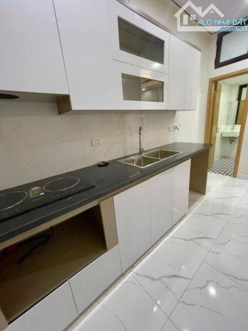 CẦN BÁN CĂN HỘ TẬP THỂ NGUYỄN KHÁNH TOÀN CẦU GIẤY 60m, 3N, FULL NỘI THẤT, giá 3,8tỷ - 5