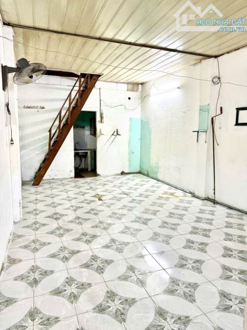 Cần Bán căn ngay Mặt Tiền Đoàn Văn Bơ ,P14 Quận 04 - 5