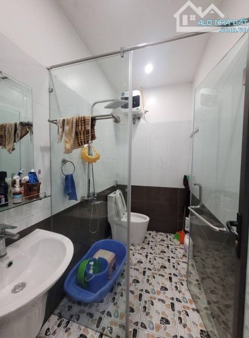 Bán nhà 4 tầng duy nhất ô tô đỗ cửa ngay đối diện Hoàng Huy sầm uất - 5