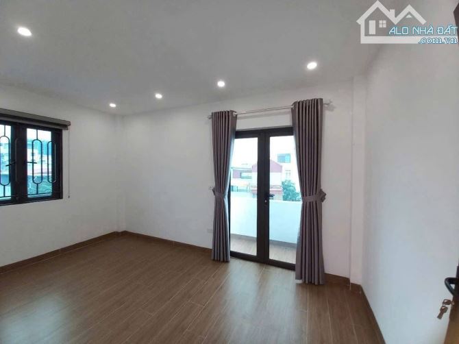 GẤP! Nhà 3 tầng Võ Văn Ngân, 67m2, hẻm ô tô, ngay Vincom. Chỉ 6.5 TỶ - 5