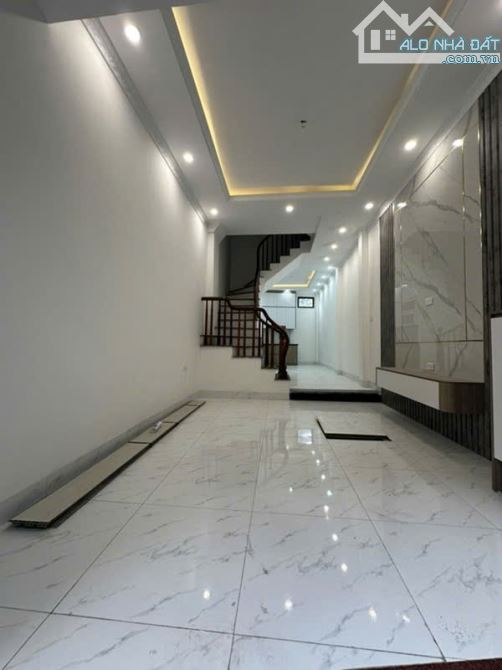 KHU VỰC NGÃ 4 CANH - VÂN CANH - .Ô TÔ GẦN - GIÁ 5.5 TỶ- SỔ 36M- NHÀ MỚI 4 TẦNG - 6 NGỦ - 5